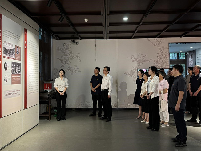 《真心为中国的人——恽代英生平事迹展》开展_工作动态_南京市地方志工作办公室